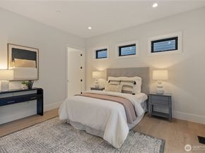 13982 Manzanita Road NE, Bainbridge Island WA 98110