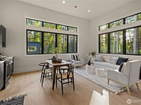 13982 Manzanita Road NE, Bainbridge Island WA 98110