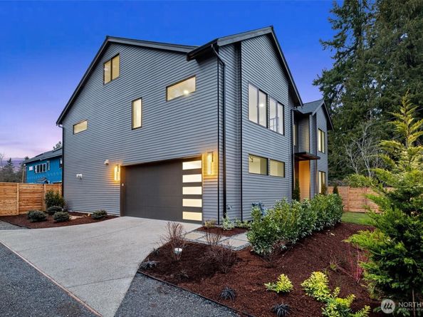 10733 17th Avenue NE, Seattle WA 98125