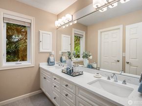 9843 NE 25th Street, Bellevue WA 98004