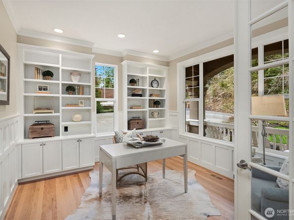 9843 NE 25th Street, Bellevue WA 98004