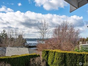 10207 NE 60th Street, Kirkland WA 98033