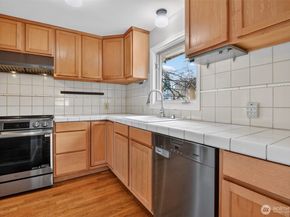 6522 38th Avenue NE, Seattle WA 98115