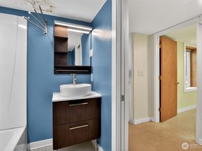 6522 38th Avenue NE, Seattle WA 98115