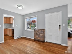 6522 38th Avenue NE, Seattle WA 98115