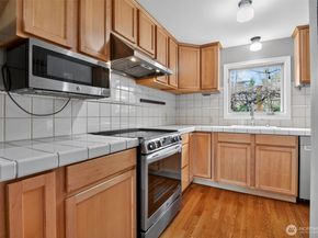 6522 38th Avenue NE, Seattle WA 98115