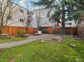 717 E Denny Way 4B, Seattle WA 98122