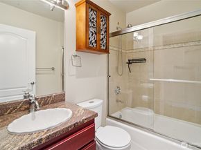 717 E Denny Way 4B, Seattle WA 98122