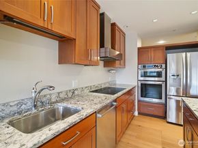 717 E Denny Way 4B, Seattle WA 98122