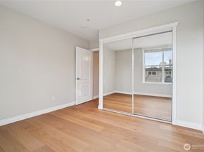 717 E Denny Way 4B, Seattle WA 98122