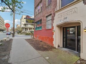 717 E Denny Way 4B, Seattle WA 98122