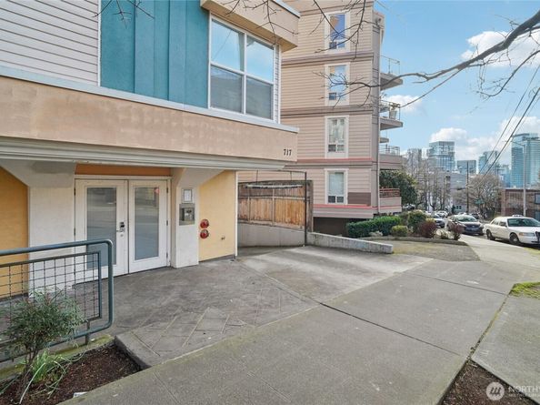 717 E Denny Way 4B, Seattle WA 98122