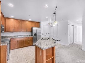 3150 W Government Way 407, Seattle WA 98199