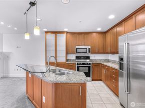 3150 W Government Way 407, Seattle WA 98199