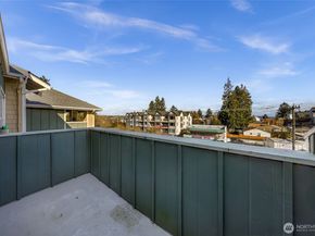 3150 W Government Way 407, Seattle WA 98199