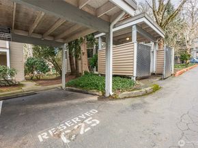 10016 NE 120th Lane F201, Kirkland WA 98034