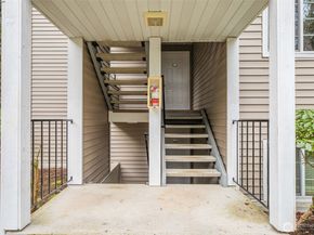 10016 NE 120th Lane F201, Kirkland WA 98034