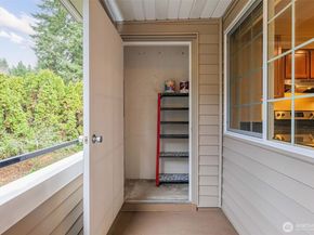 10016 NE 120th Lane F201, Kirkland WA 98034