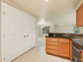 10016 NE 120th Lane F201, Kirkland WA 98034