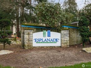 10016 NE 120th Lane F201, Kirkland WA 98034