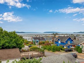 1602 Rucker Ave, Everett WA 98201