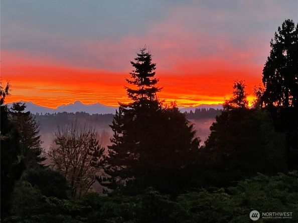 17122 32nd Avenue NE, Lake Forest Park WA 98155