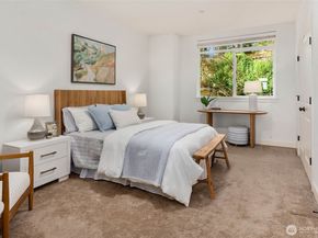 17122 32nd Avenue NE, Lake Forest Park WA 98155