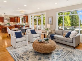 17122 32nd Avenue NE, Lake Forest Park WA 98155