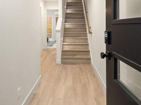 1615 N 50th Street C, Seattle WA 98103