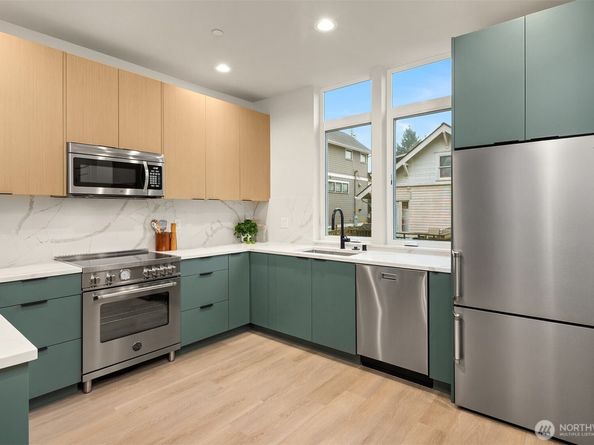 1615 N 50th Street C, Seattle WA 98103