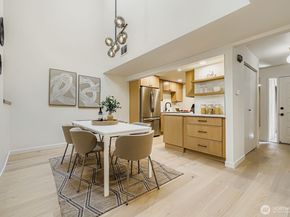 14208 NE 2nd Place, Bellevue WA 98007