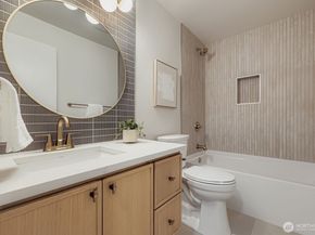 14208 NE 2nd Place, Bellevue WA 98007