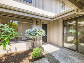 14208 NE 2nd Place, Bellevue WA 98007