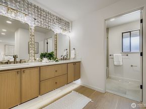 14208 NE 2nd Place, Bellevue WA 98007