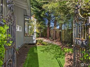10700 NE Broomgerrie Road, Bainbridge Island WA 98110