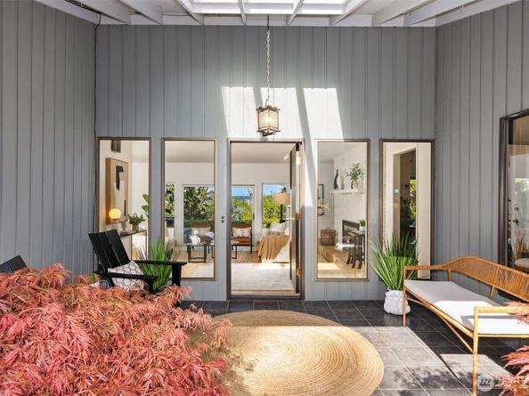 10700 NE Broomgerrie Road, Bainbridge Island WA 98110