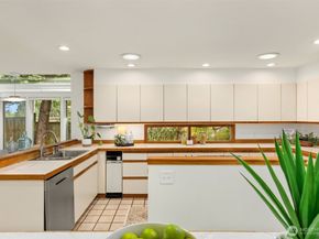 10700 NE Broomgerrie Road, Bainbridge Island WA 98110