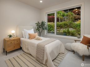 8243 W Mercer Way, Mercer Island WA 98040