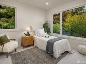 8243 W Mercer Way, Mercer Island WA 98040