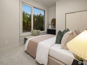 8243 W Mercer Way, Mercer Island WA 98040