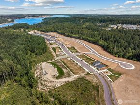 3998 Flat Top Drive, Bremerton WA 98312