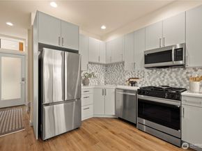 903 A NW 56th Street, Seattle WA 98107