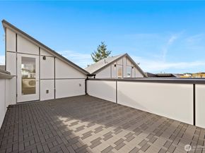 903 A NW 56th Street, Seattle WA 98107