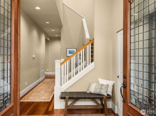 8360 Loyal Way NW, Seattle WA 98117