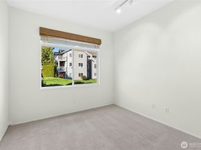 529 241st Lane SE, Sammamish WA 98074