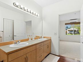 529 241st Lane SE, Sammamish WA 98074