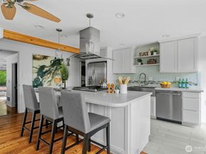 15612 38th Avenue NE, Lake Forest Park WA 98155