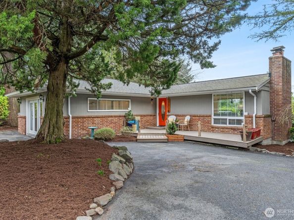 15612 38th Avenue NE, Lake Forest Park WA 98155