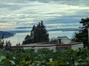 15612 38th Avenue NE, Lake Forest Park WA 98155