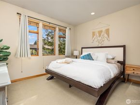 107 Jacolet Lane NW 107, Bainbridge Island WA 98110